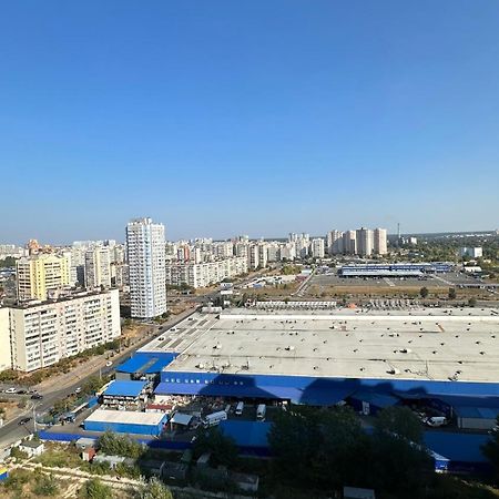 Є Генератор 1Кім Осокорки Вул Бориса Гмирі 20 Жк Патріотика كييف المظهر الخارجي الصورة